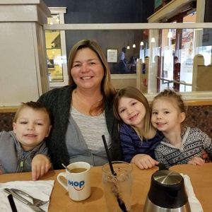 Meet your Posher, Kelly